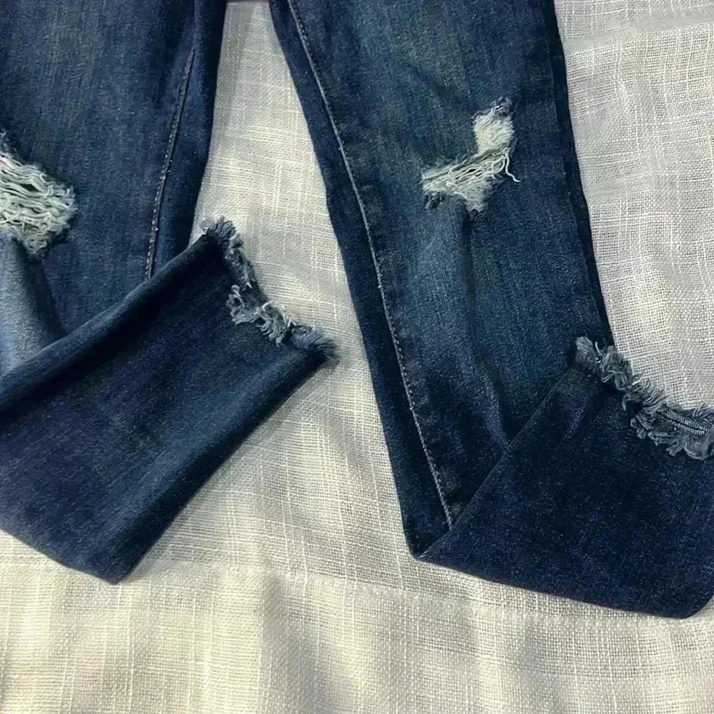 OLD NAVY DISTRESSED ROCKSTAR JEGGINGS